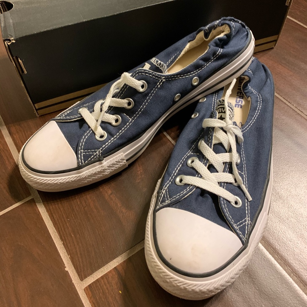 Converse women’s shoreline slip on shoes 10.5